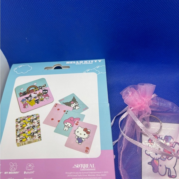 Hello Kitty cards and keychain - Picture 5 of 7